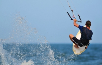 Letovisko Mui Ne - pláže a kitesurfing